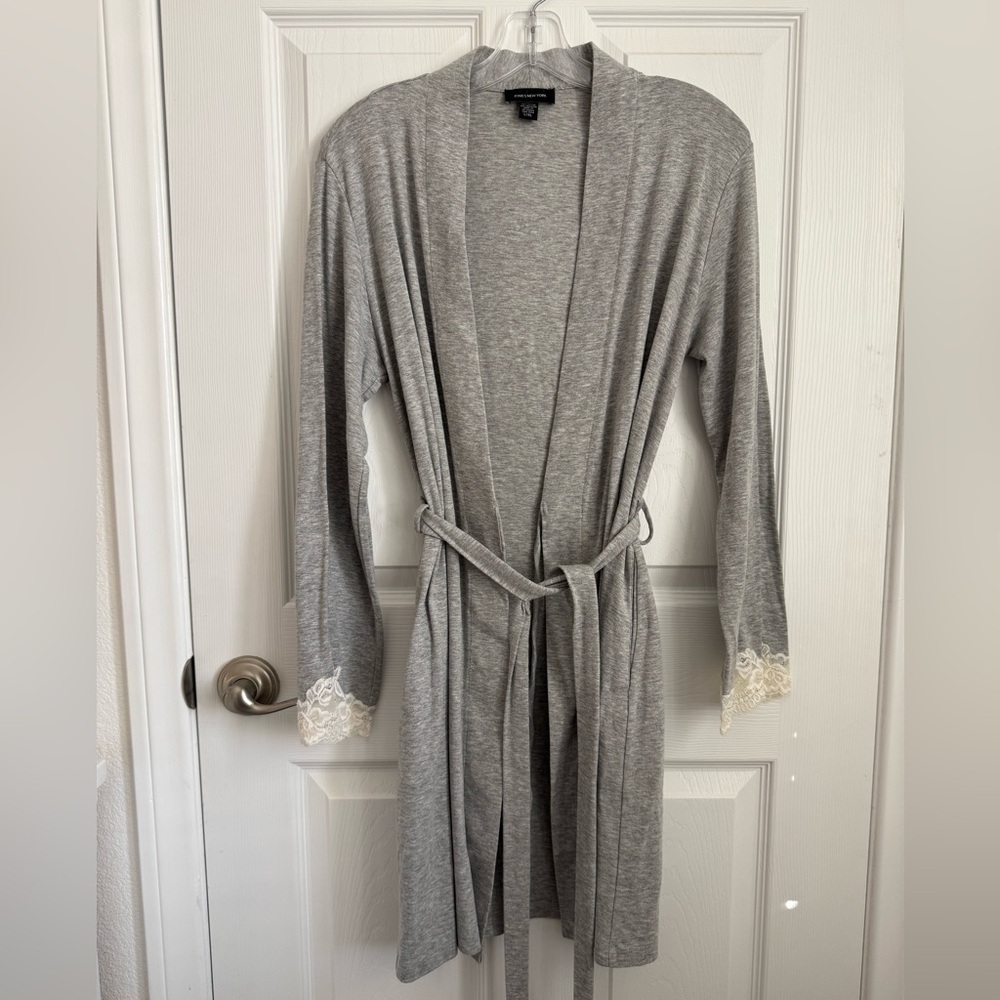 Jones New York Light Gray Robe with Lace Cuffs